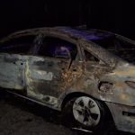Encuentran dos cadáveres en interior de un carro en llamas próximo a Loma Miranda