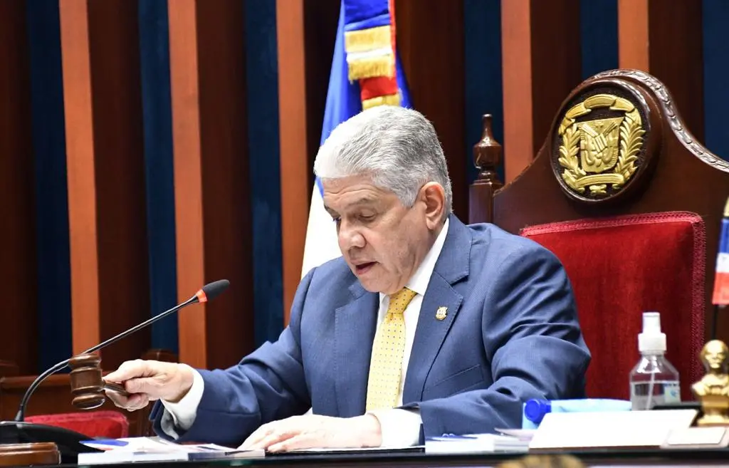 Eduardo Estrella revela no va más como presidente del Senado, ni como senador de Santiago