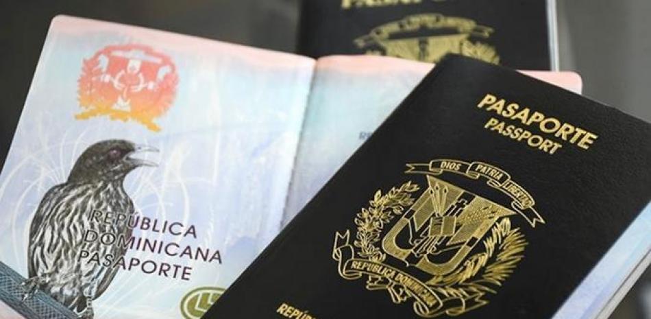 Policía de Singapur desarticula red de blanqueo de capital que portaban pasaportes falsos de RD