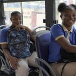 Transporte Escolar llama a padres a llevar a sus hijos temprano a paradas del transporte