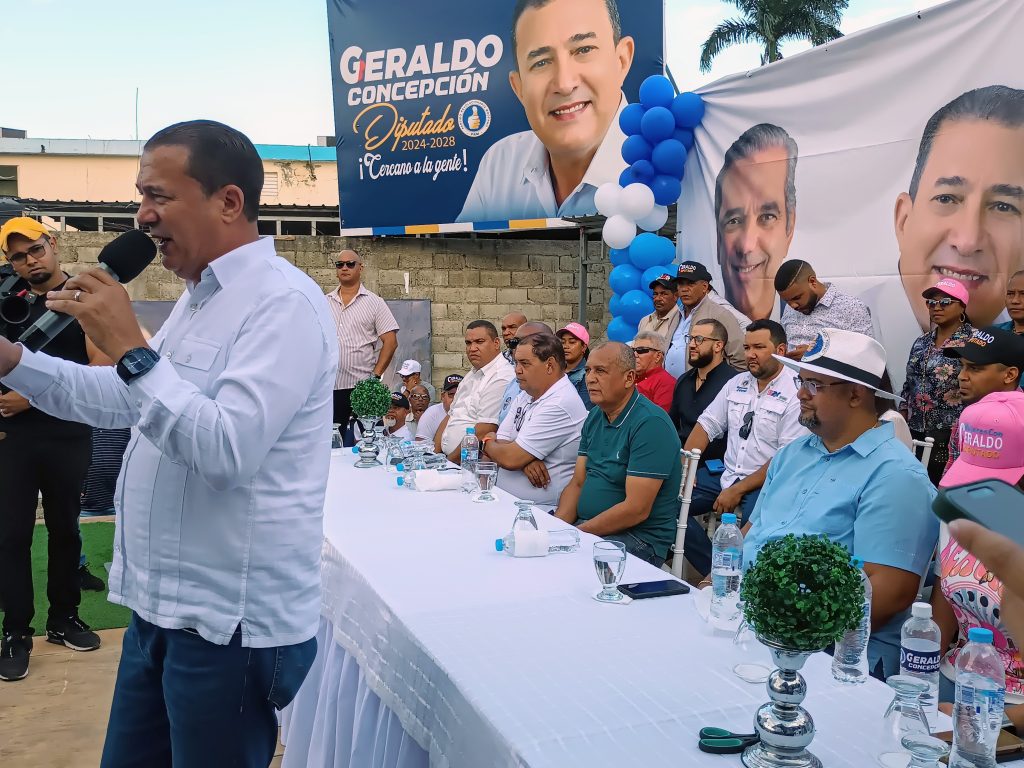 Diputado Geraldo Concepción realiza multitudinaria concentración en Fantino