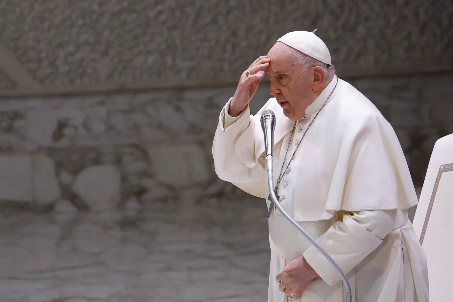 El papa Francisco lanzó un llamado urgente contra la espiral de violencia tras ataque de Irán contra Israel