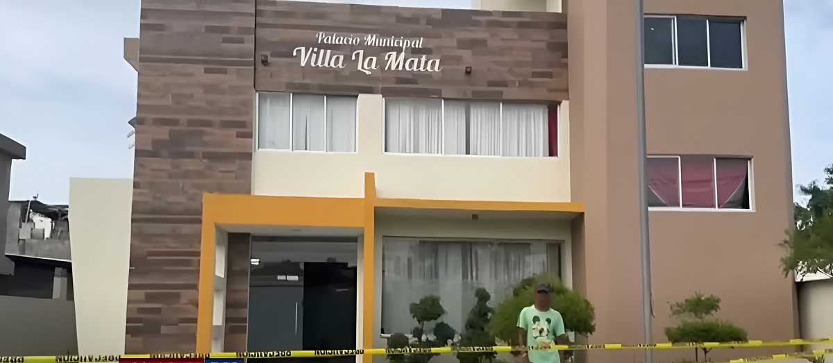 Desconocidos tirotean alcaldía de Villa La Mata