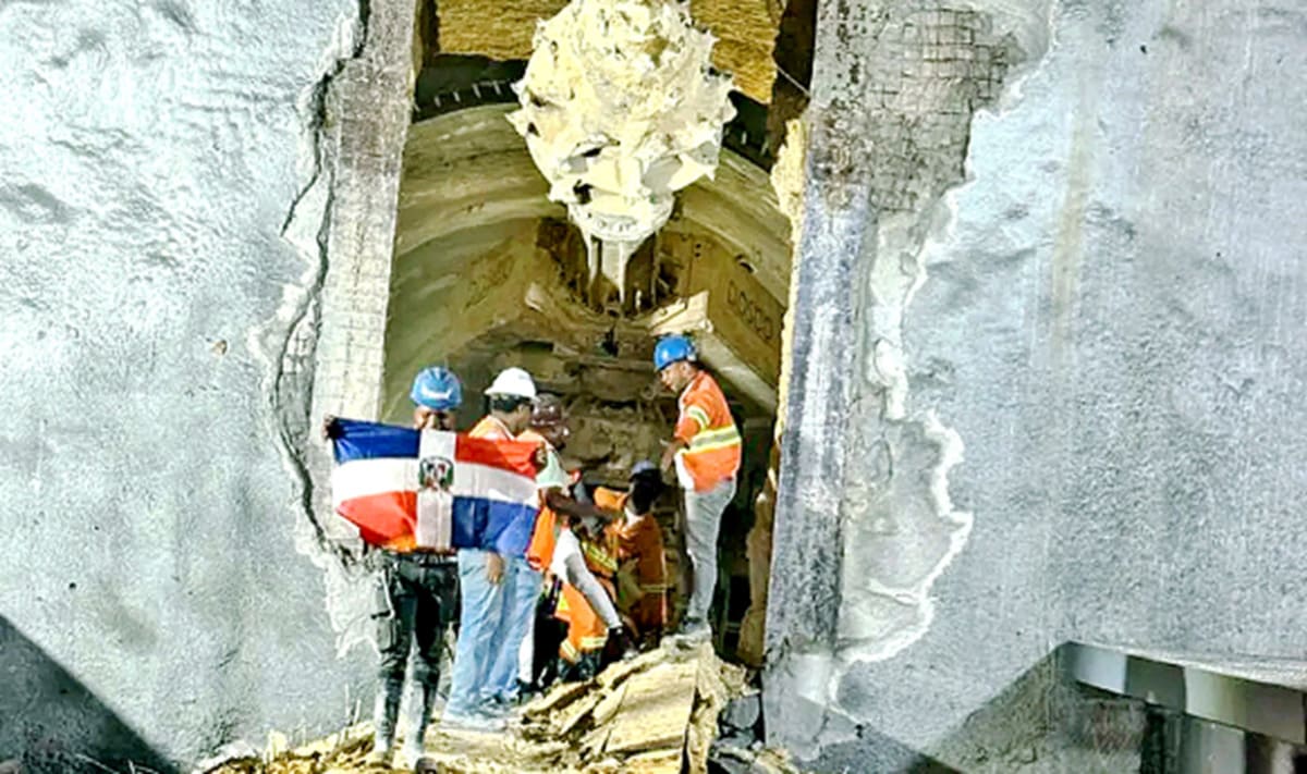 Conectan túneles del metro