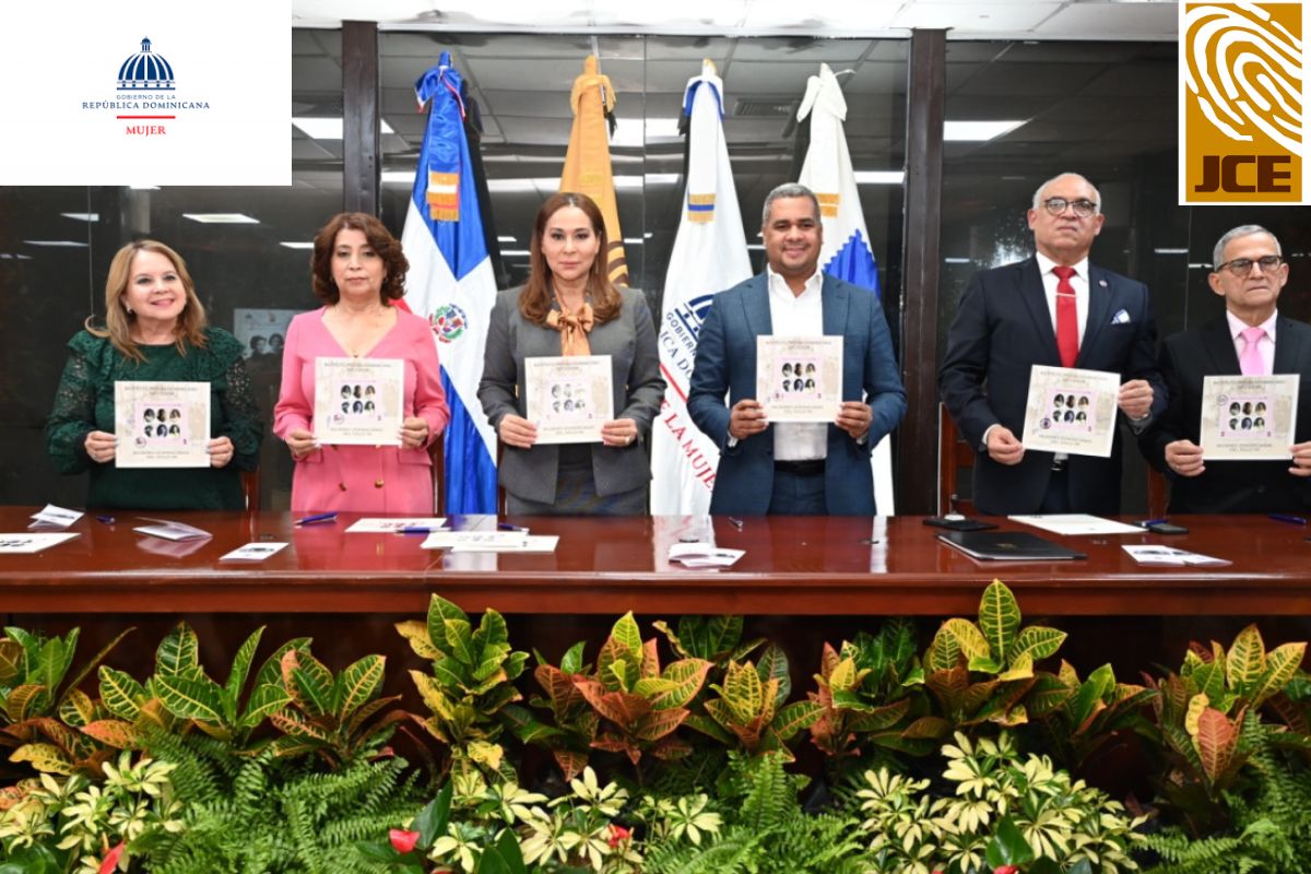 Presentan emisión postal Mujeres Dominicanas