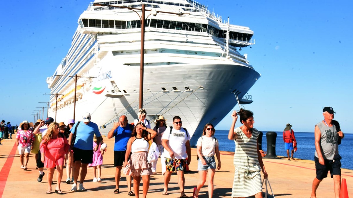 Cabo Rojo recibe cruceristas