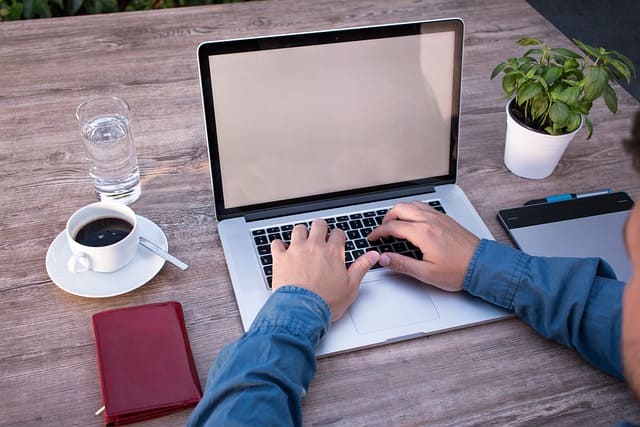 Anuncian aumento de 20% en sector privado