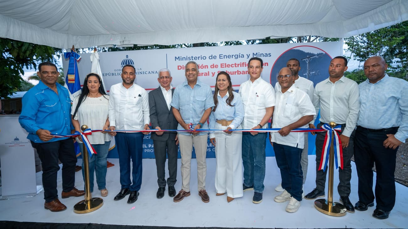 Rehabilitan electrificación en Caobal