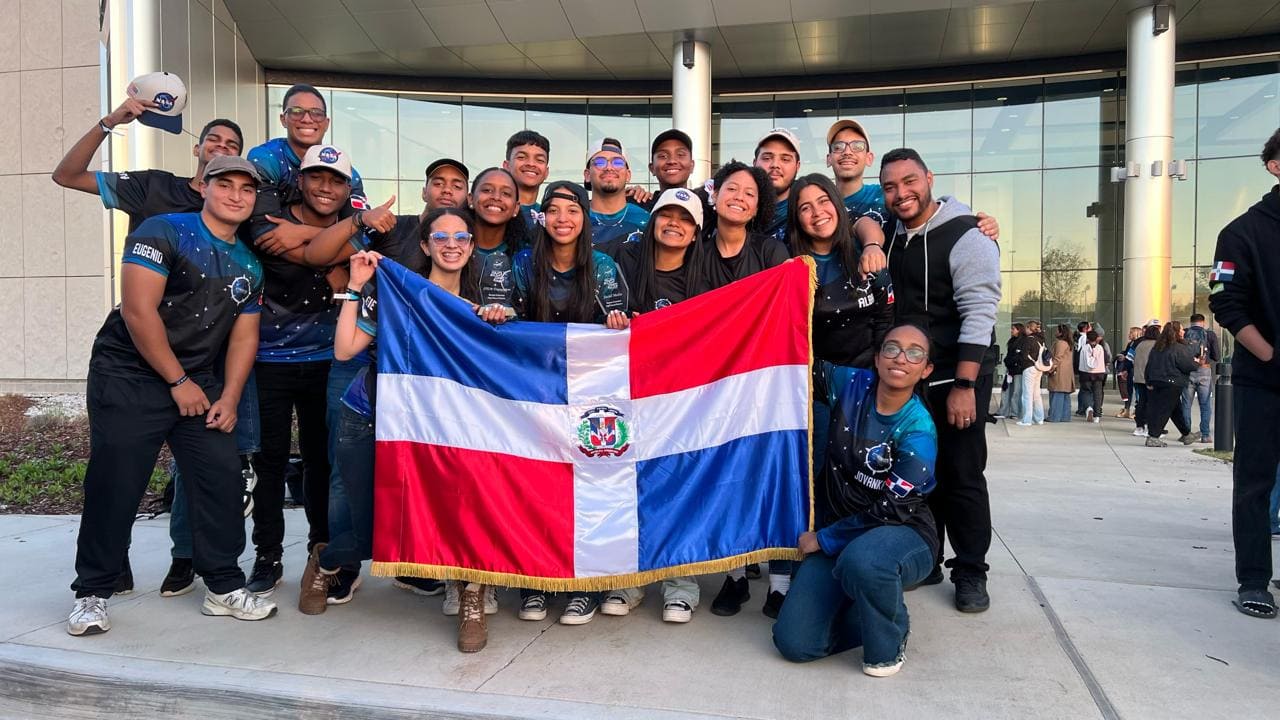 Dominicanos triunfan en la NASA