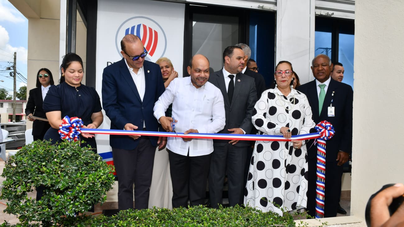 inauguran Oficina de Defensoría del Contribuyente en Santiago