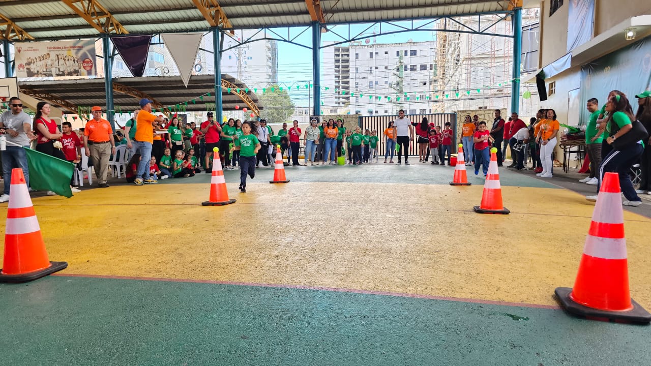 Colegio Luis Muñoz Rivera celebra su tradicional Field Day