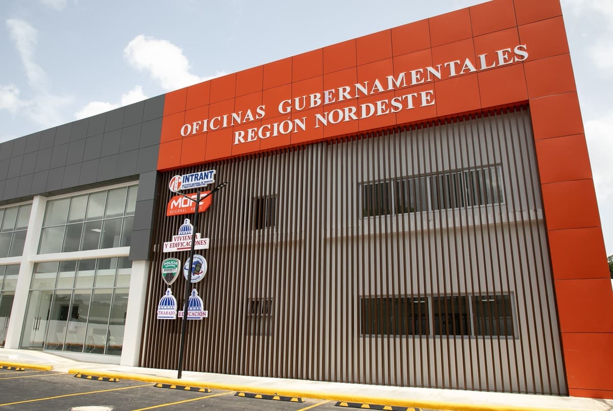 Presidente inaugura obras en provincia Duarte